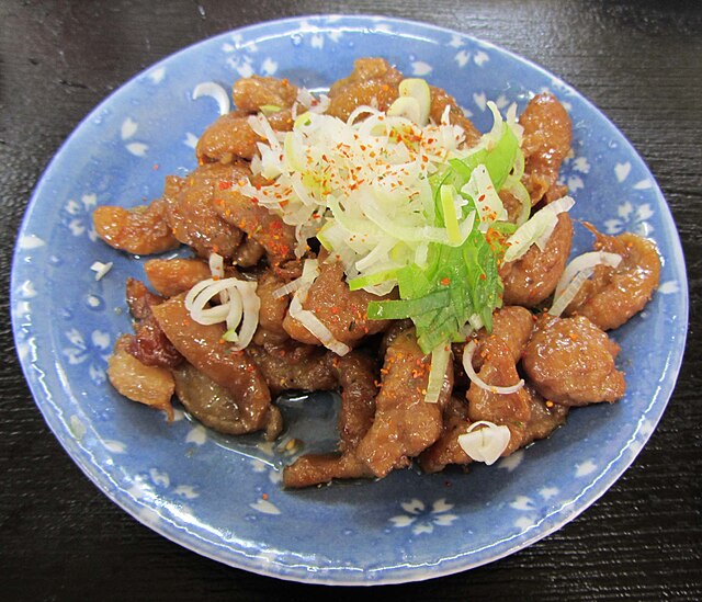 塩川鳥モツ(เนื้อไก่แม่น้ำเกลือ): เสียงกระซิบจากลำน้ำแห่งรสชาติ