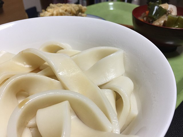 ほうとう(โฮตาโอ): เส้นทางแห่งความอบอุ่นในชามเก่า