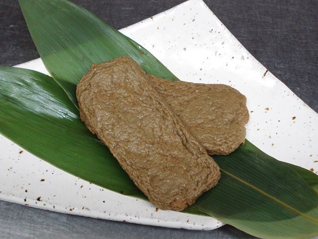 じゃこ天(ปลาตากแห้งในความอบอุ่น): ความอร่อยที่ล่องลอยในทะเล