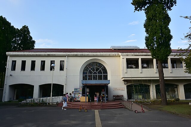 いしかわ子ども交流センター小松館(ศูนย์การแลกเปลี่ยนเด็กอิชิคาวะ โคมัตสึ): สวนแห่งความฝันและมิตรภาพ