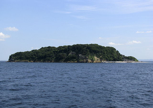 猿島(เกาะลิง): "เกาะแห่งความสุขในอ้อมกอดธรรมชาติ"