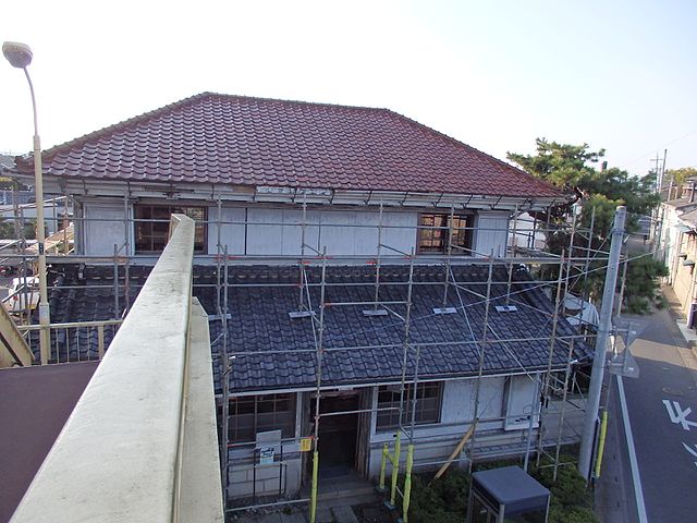 黒須銀行(ธนาคารคุโรซุ): เสน่ห์แห่งอดีตในห้วงเวลาสีดำ
