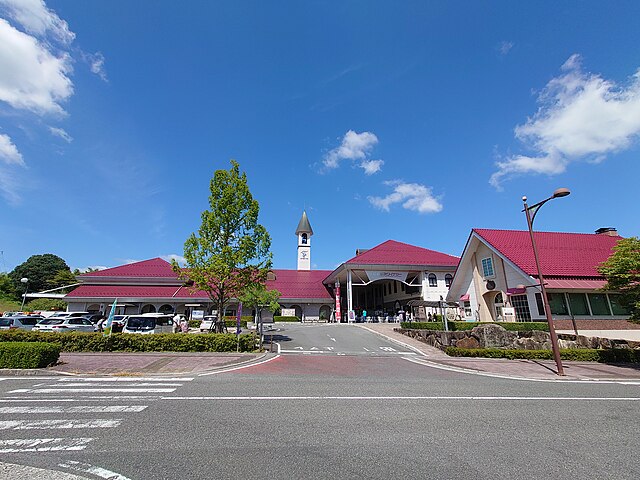 広島三次ワイナリー(ฮิโรชิมะ มิจิ ไวน์เนอรี): สวนแห่งรสชาติและความสุข
