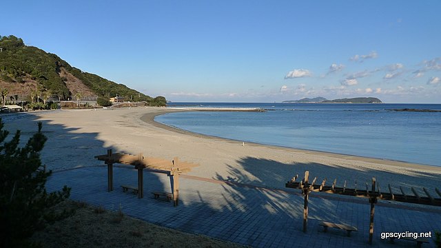 大砂海水浴場(ชายหาดทรายใหญ่): "มหาสมุทรแห่งทรายทอง"