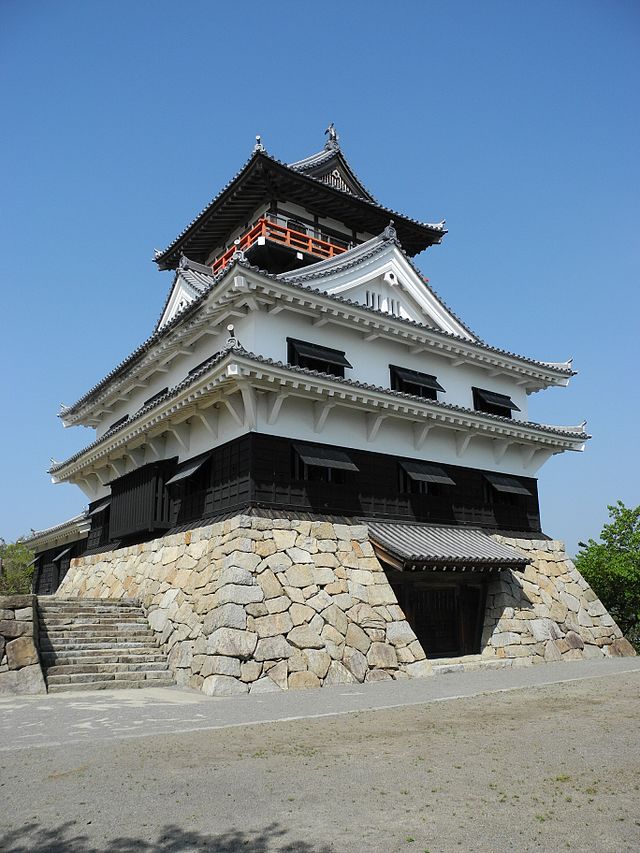 川之江城(ปราสาทแห่งสายน้ำ): ปราสาทแห่งความสงบในสายลม