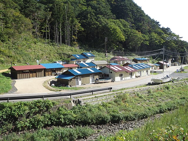 机浜番屋群(บ้านเรือประมงริมทะเล): เสน่ห์แห่งคลื่นและแสงดาว