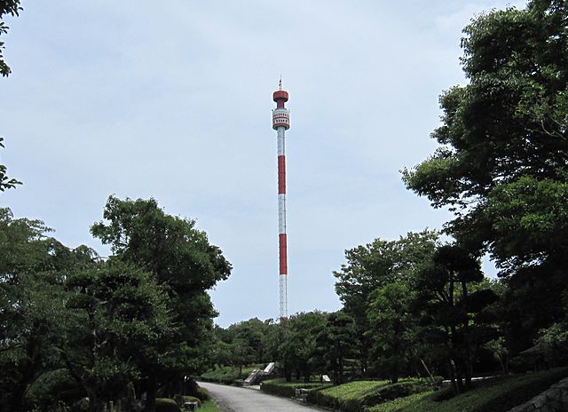 宇和海展望タワー(หอชมวิวอ่าวอุวะ): สายลมแห่งความฝันบนยอดเขา