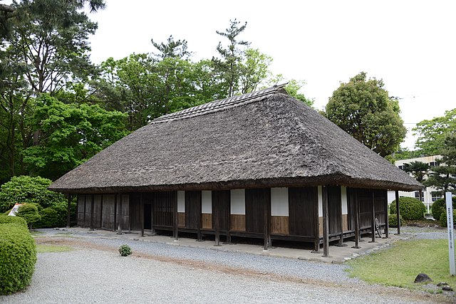 旧植松家住宅(บ้านเก่าแห่งความทรงจำ): เสน่ห์แห่งอดีตในร่มเงาไม้