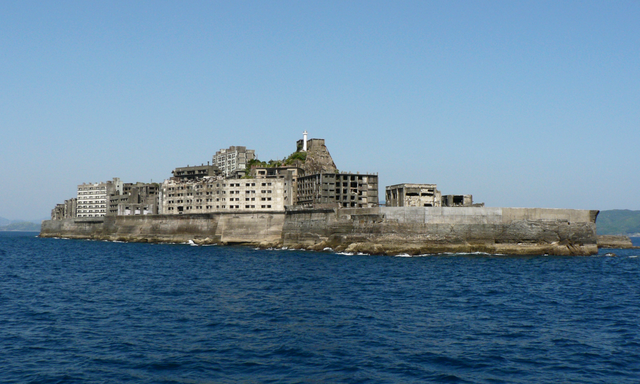 端島 (長崎県)(เกาะปลายฟ้า): เสียงคลื่นกระซิบแห่งอดีต